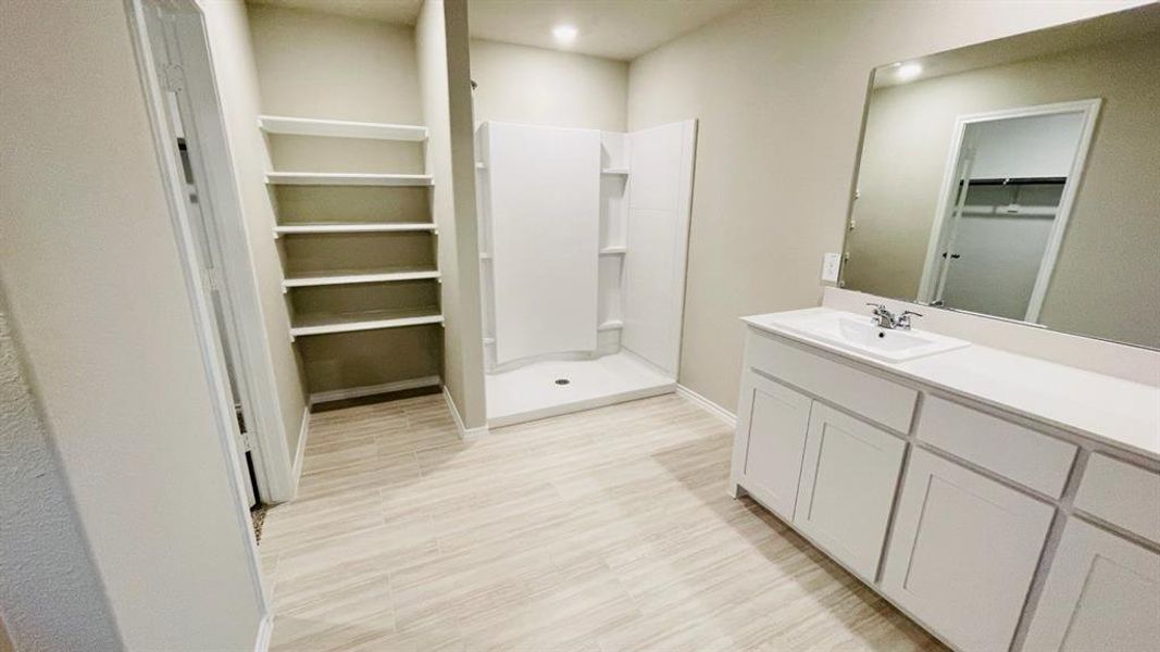 Furnished interior view inside a new home in Sunnycreek, Fort Worth (Image 9).
