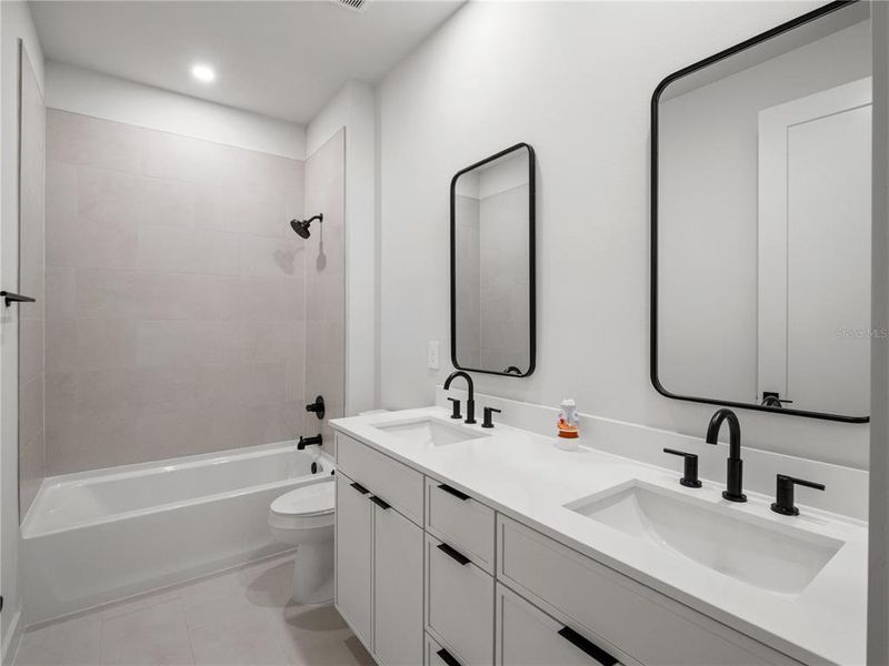 Furnished interior view inside a new home in , Lady Lake (Image 12).