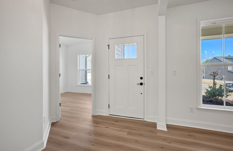 Spacious, unfurnished interior of a new home in Kinsdale, Lancaster (Image 18).