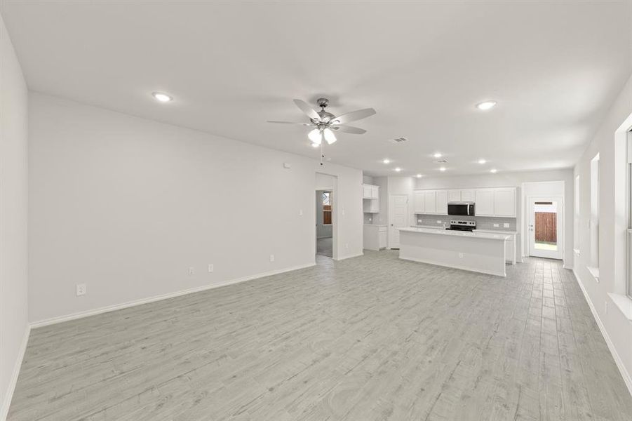 08. 3311 Dahlia - Family (3)