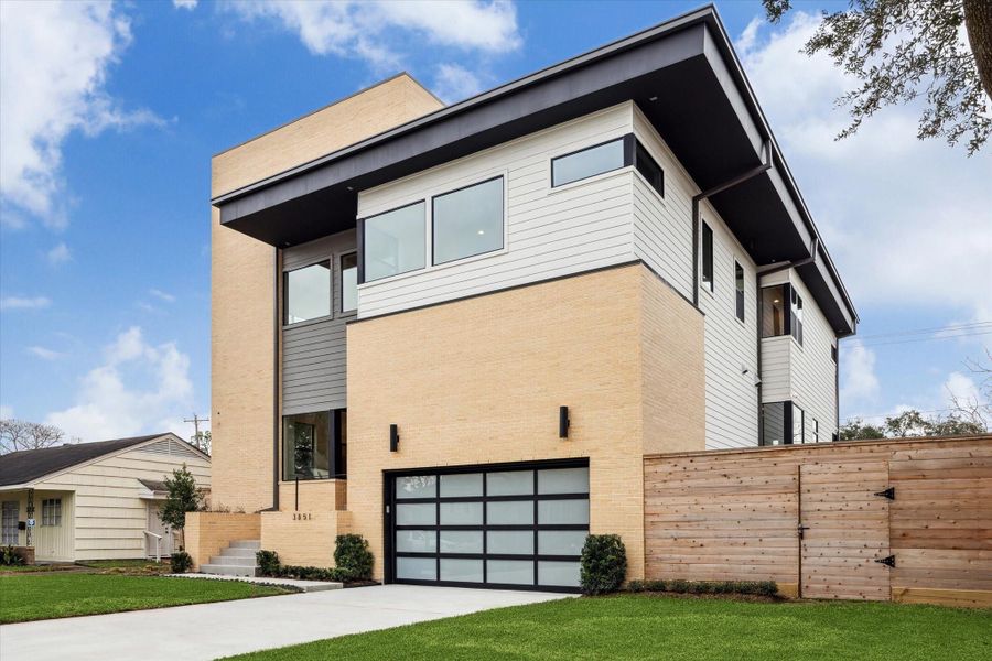 Image 33 of a home in .