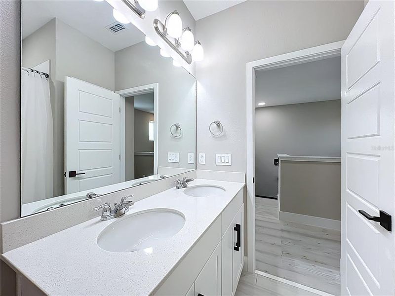 Furnished interior view inside a new home in , Winter Garden (Image 7).