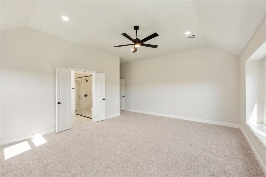 Spacious, unfurnished interior of a new home in Wildcat Ridge Phase 3, Godley (Image 31).