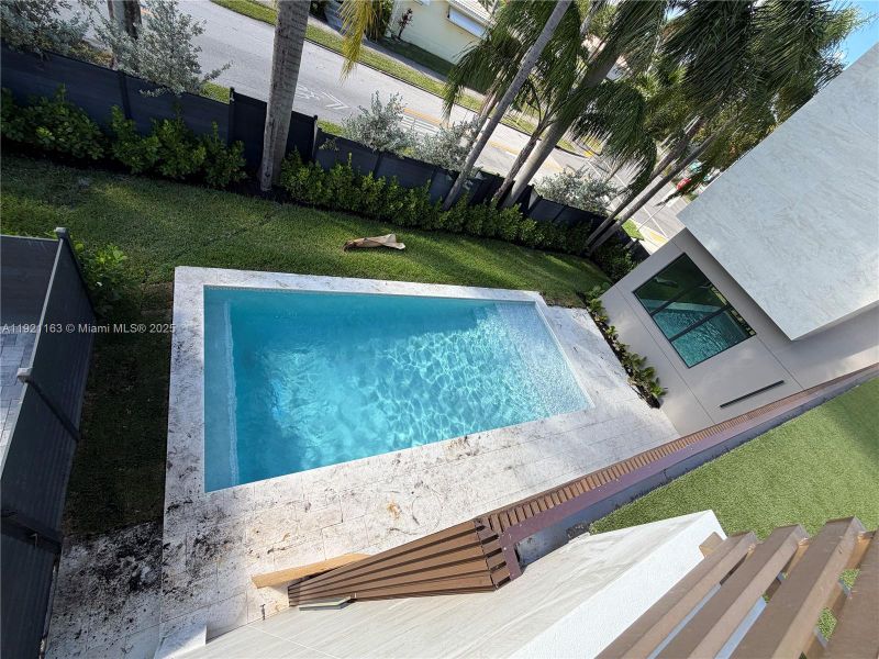 Exterior details and patio area of a home in , Hollywood (Image 34).