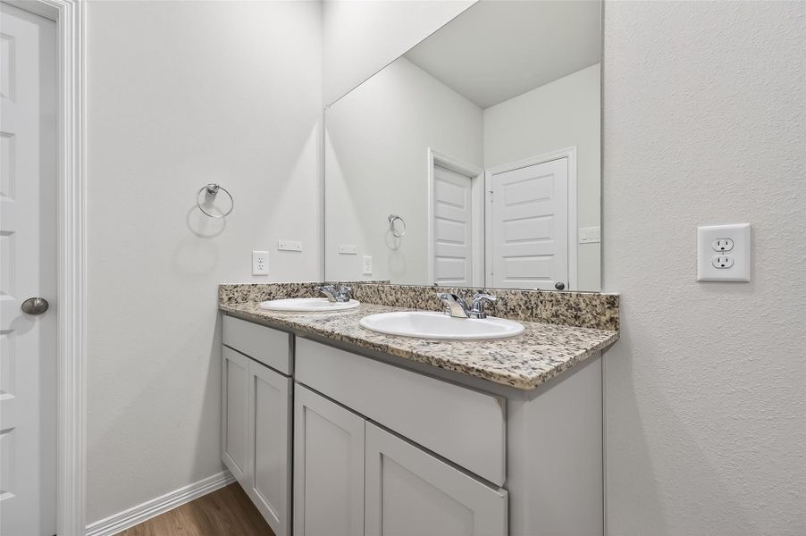 Furnished interior view inside a new home in , Tomball (Image 36).