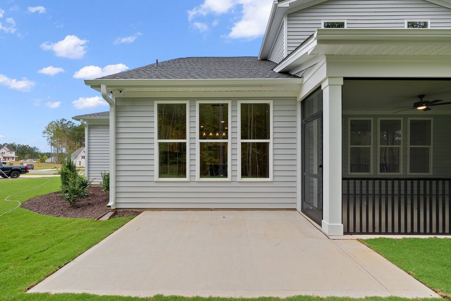 Representative exterior details of a home built from the The Chandler by RobuckHomes in Baylee Ridge, Selma (Image 100).