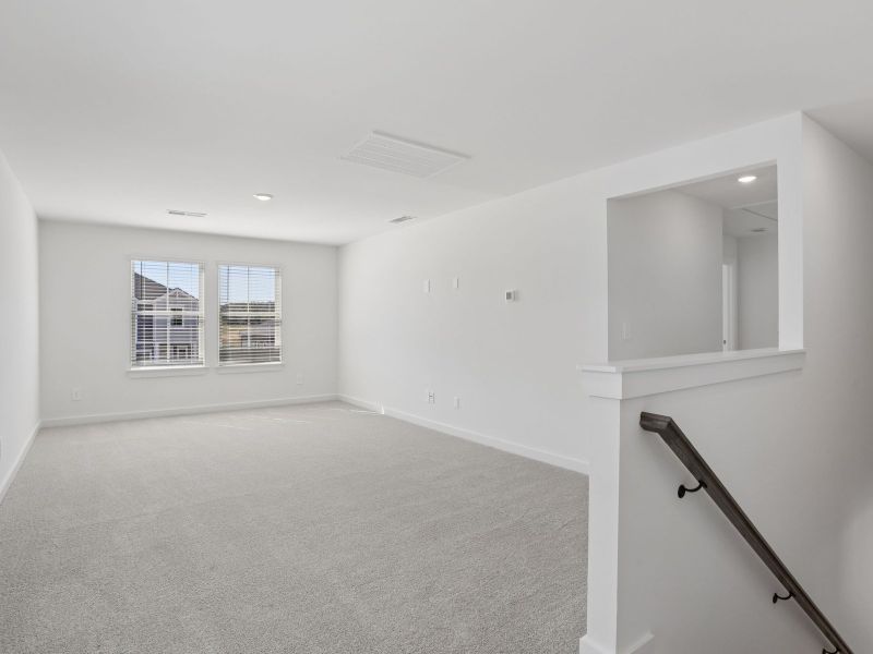 Spacious, unfurnished interior of a new home in Bear Springs - Select Series, Columbia (Image 7).