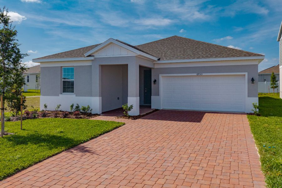 Front Exterior View of a Modern Central Florida Home
