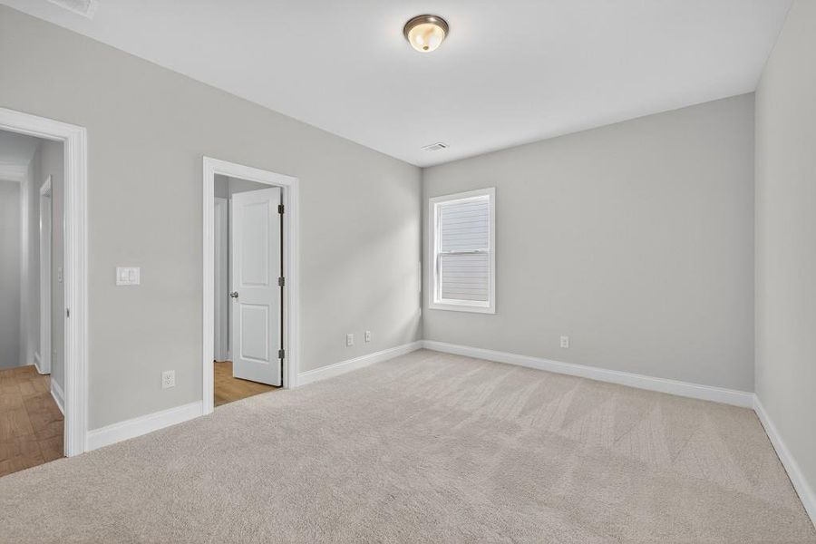 Spacious, unfurnished interior of a new home in Hemingway, Flowery Branch (Image 19).
