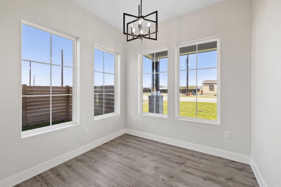 Spacious, unfurnished interior of a new home in , Dale (Image 18).