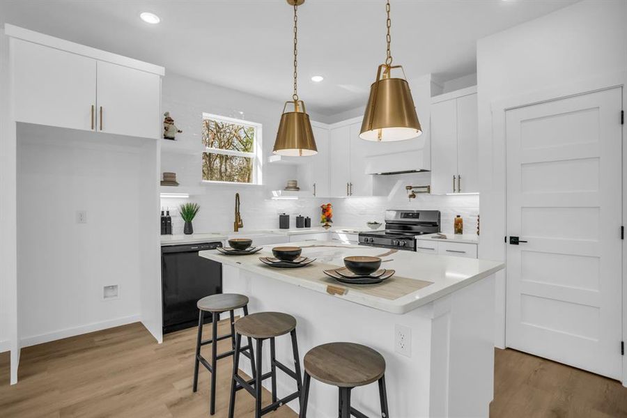 Furnished interior view inside a new home in , Gun Barrel City (Image 8).