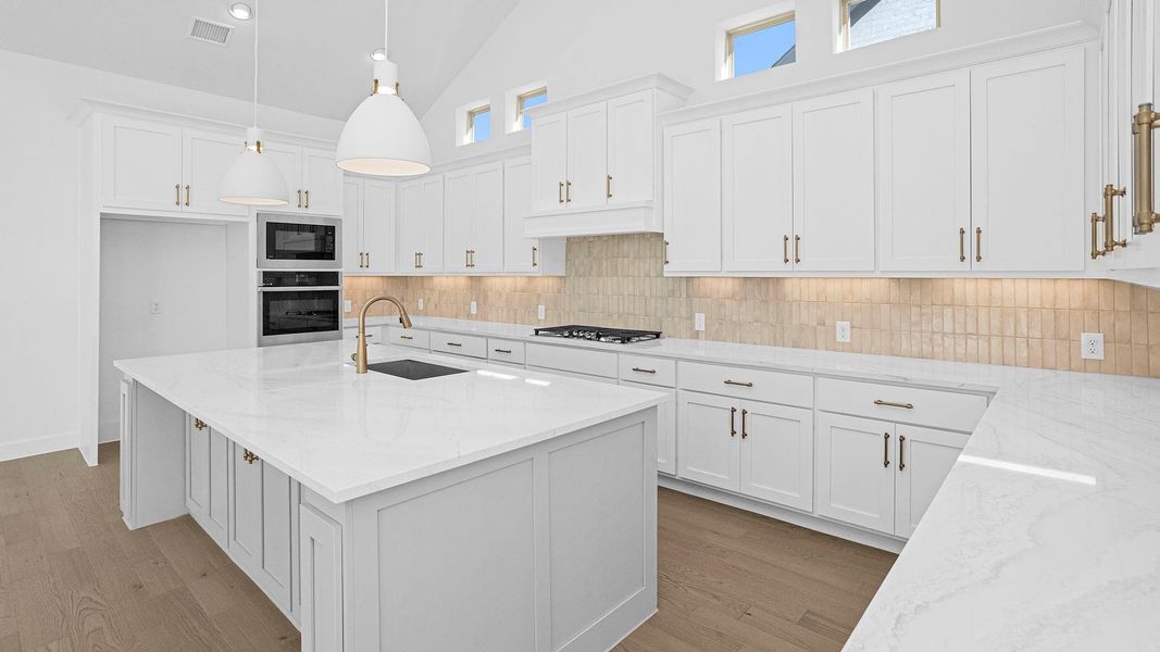 Furnished interior view inside a new home in Briarley 70', Montgomery (Image 10).