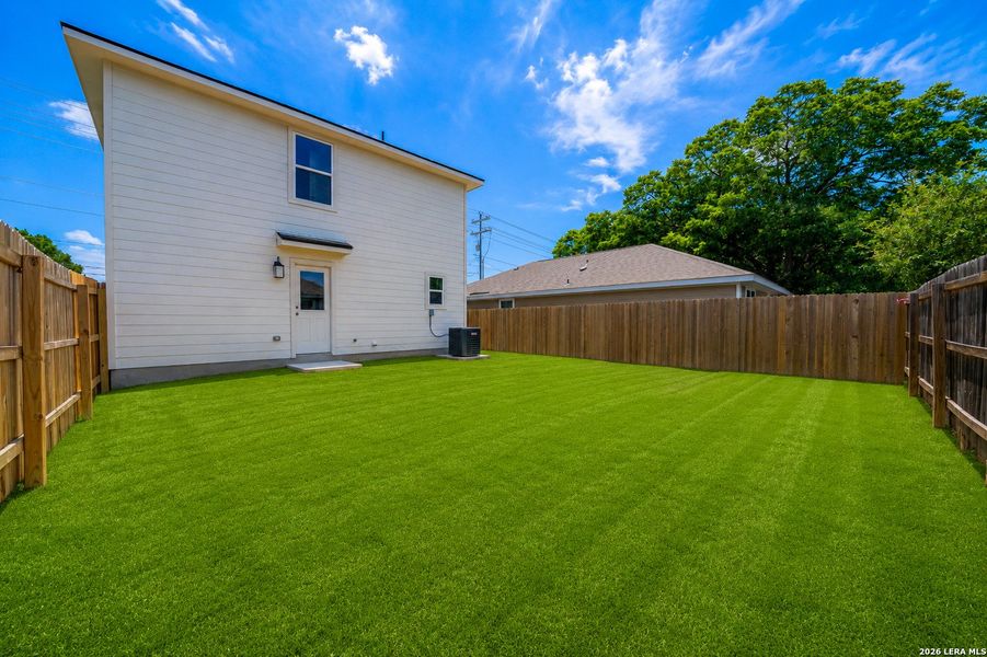 Exterior details and patio area of a home in , Seguin (Image 15).