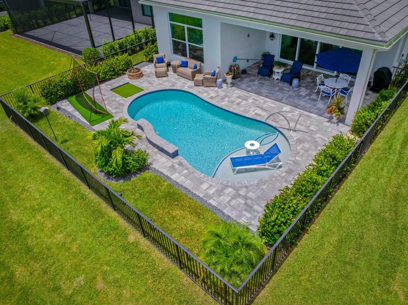 Image 4 of a home in . Image 4 of a home in .