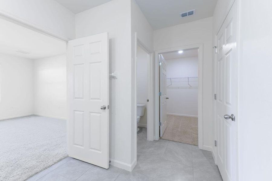 Spacious, unfurnished interior of a new home in , Port St. Lucie (Image 24).