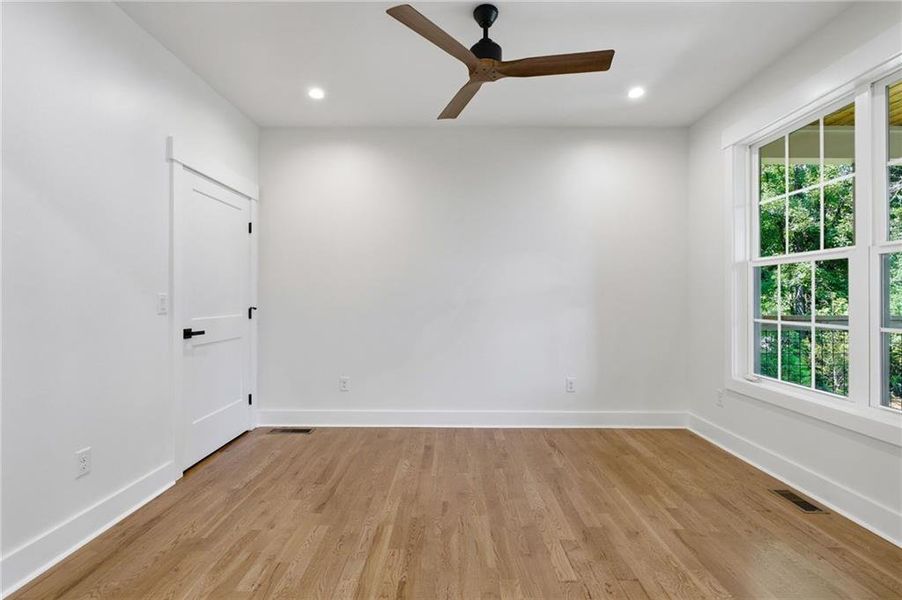 Spacious, unfurnished interior of a new home in , Marietta (Image 40).