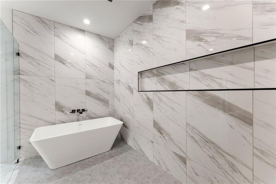 Furnished interior view inside a new home in , Hartwell (Image 33).