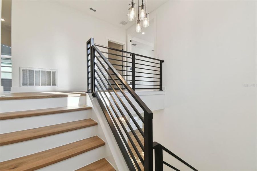 Spacious, unfurnished interior of a new home in , Tampa (Image 41).