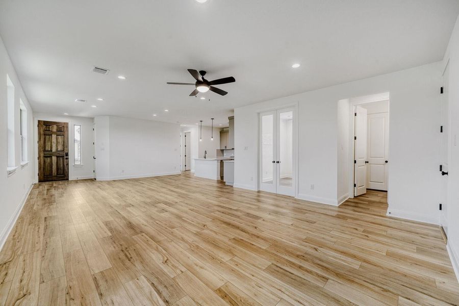 Spacious, unfurnished interior of a new home in , Buda (Image 17).