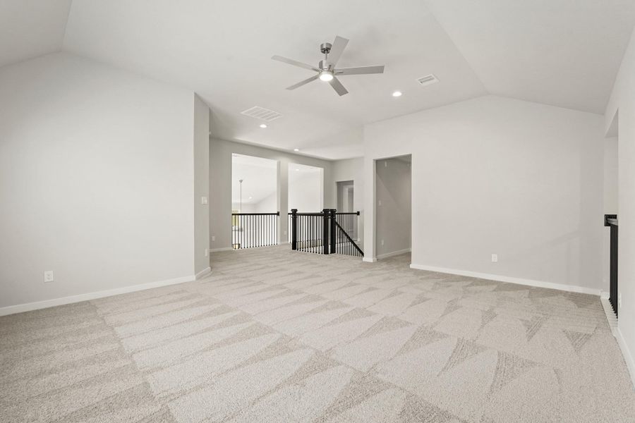 Spacious, unfurnished interior of a new home in Briarwood Crossing, Rosenberg (Image 23).