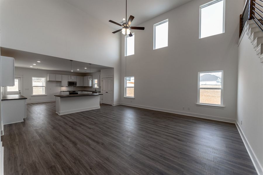 Spacious, unfurnished interior of a new home in Brush Creek, Fairview (Image 26).