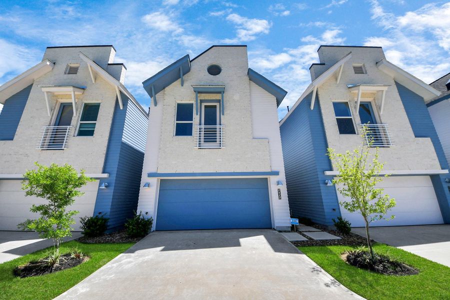 Front exterior of a new home in , Houston, TX, highlighting curb appeal (Image 28).