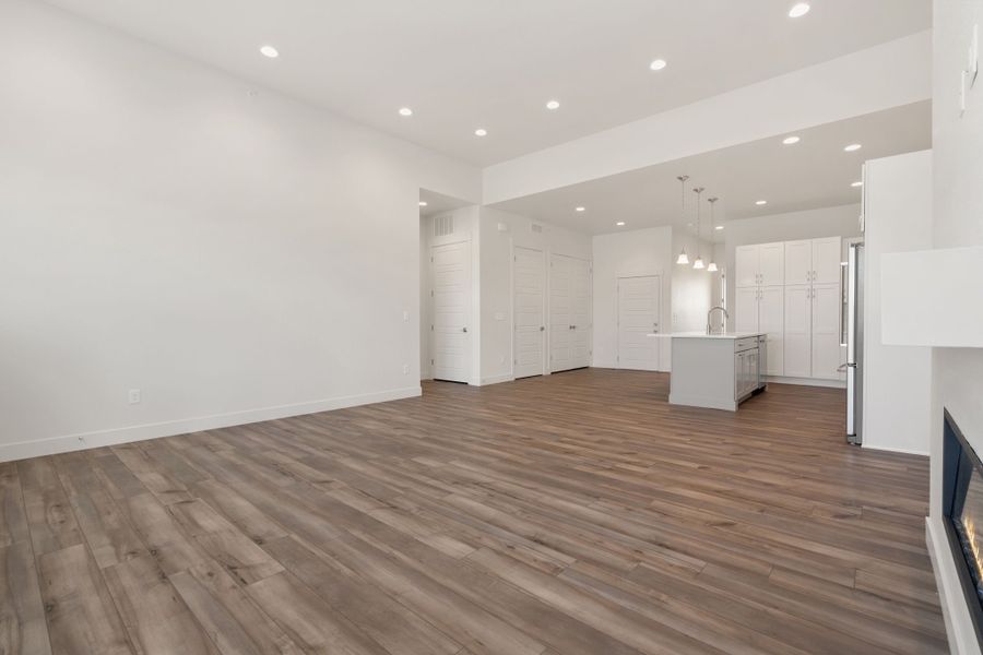 Spacious, unfurnished interior of a new home in Villa Collection, Fort Collins (Image 12).