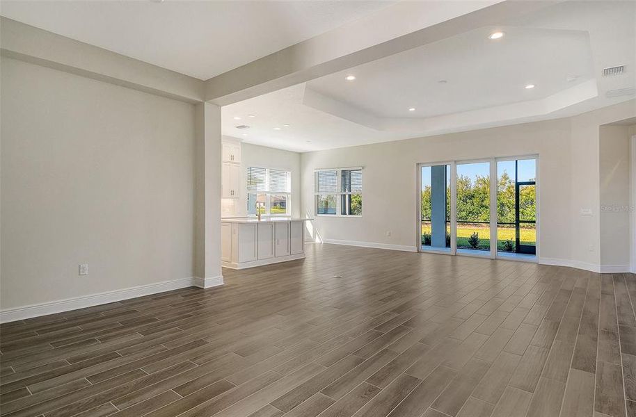 Spacious, unfurnished interior of a new home in Canoe Creek, Parrish (Image 33).