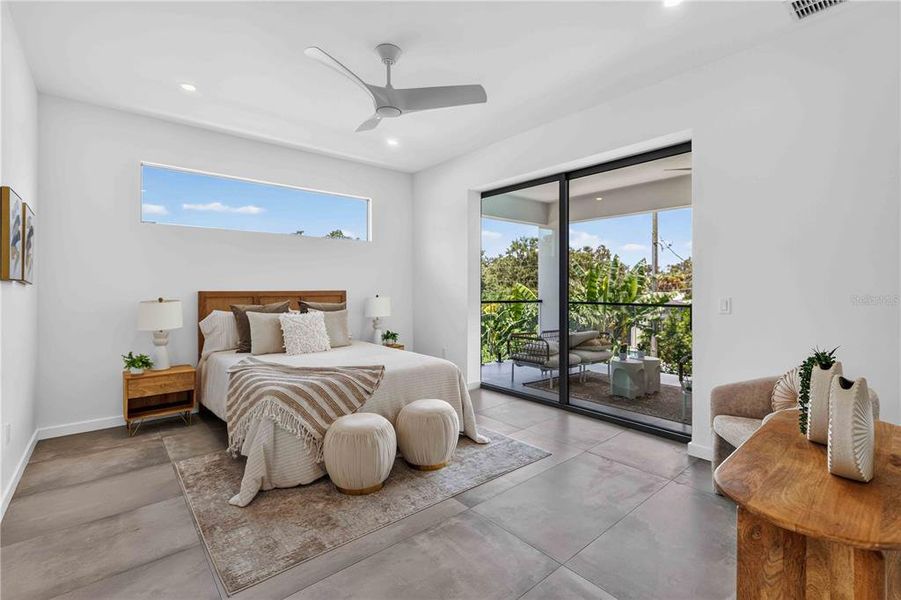 Furnished interior view inside a new home in , Sarasota (Image 49).