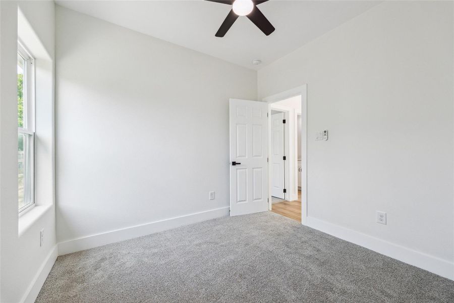 Spacious, unfurnished interior of a new home in , Santa Fe (Image 16).