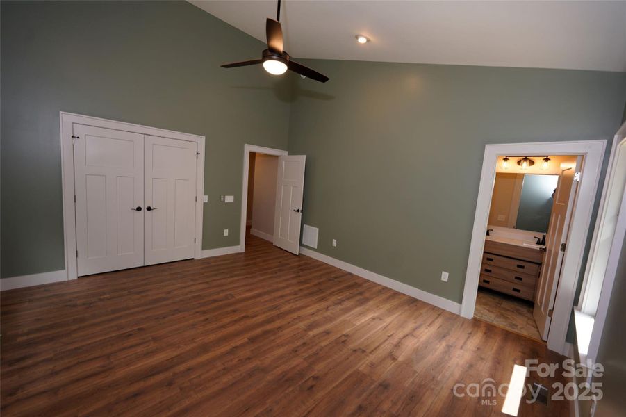 Spacious, unfurnished interior of a new home in , Maggie Valley (Image 24).