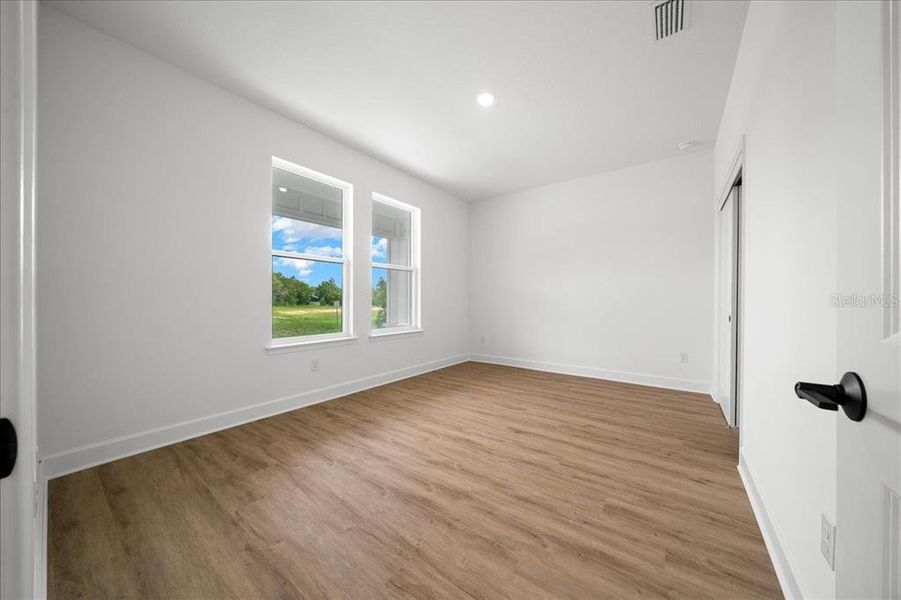 Spacious, unfurnished interior of a new home in , Spring Hill (Image 48).