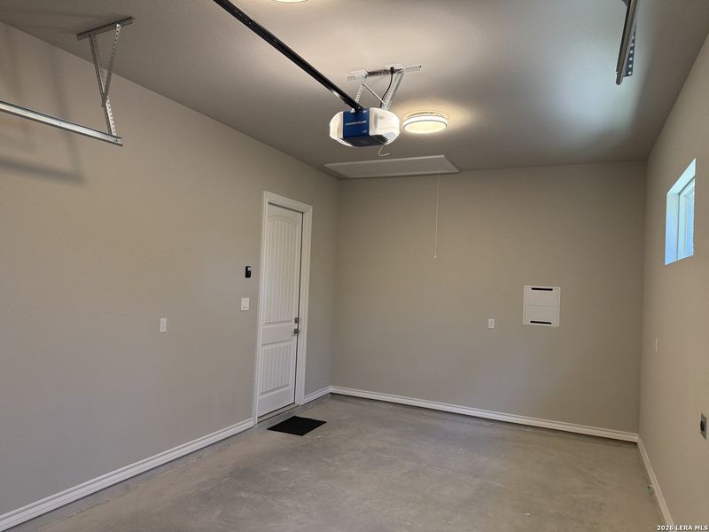 Spacious, unfurnished interior of a new home in , Spring Branch (Image 23).