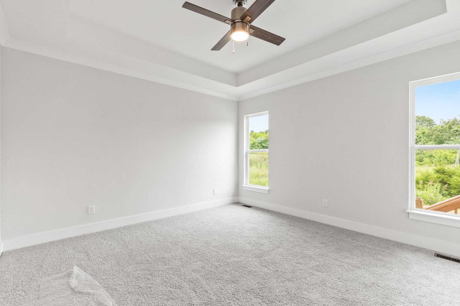Spacious, unfurnished interior of a new home in Saundersville Station, Hendersonville (Image 6).
