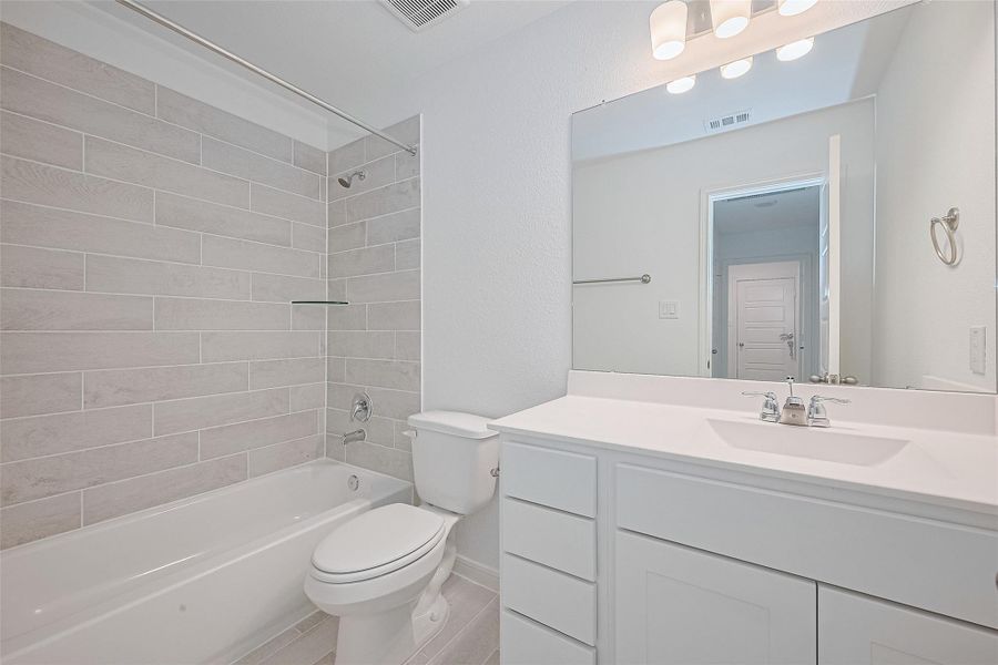 Furnished interior view inside a new home in Lago Mar, Texas City (Image 7). Furnished interior view inside a new home in Lago Mar, Texas City (Image 7).