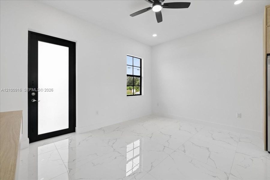 Spacious, unfurnished interior of a new home in , Lehigh Acres (Image 26).