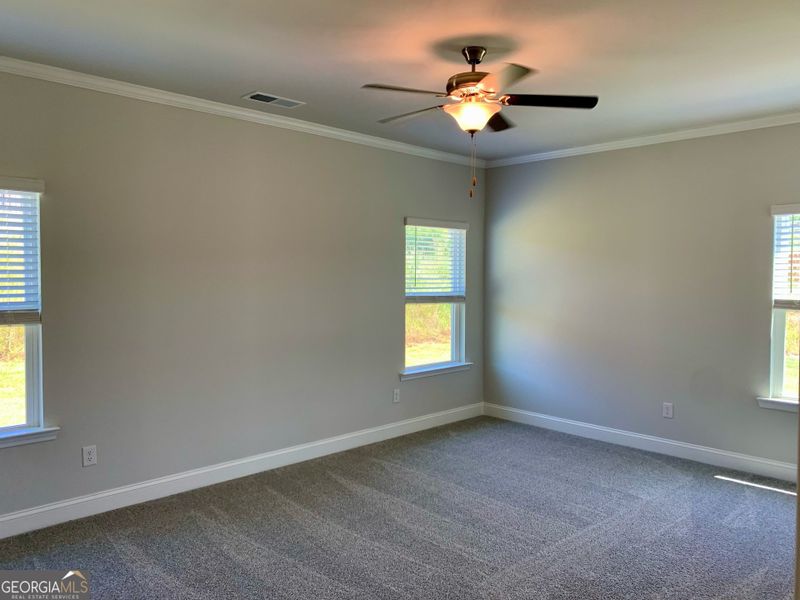 Spacious, unfurnished interior of a new home in Barrington Place, Macon (Image 7).