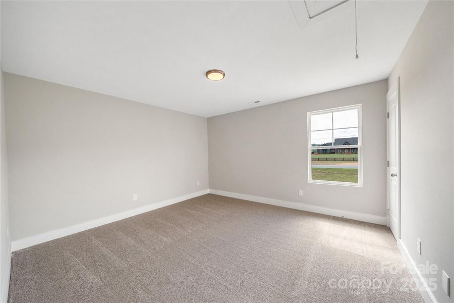 Spacious, unfurnished interior of a new home in , Stanfield (Image 25).