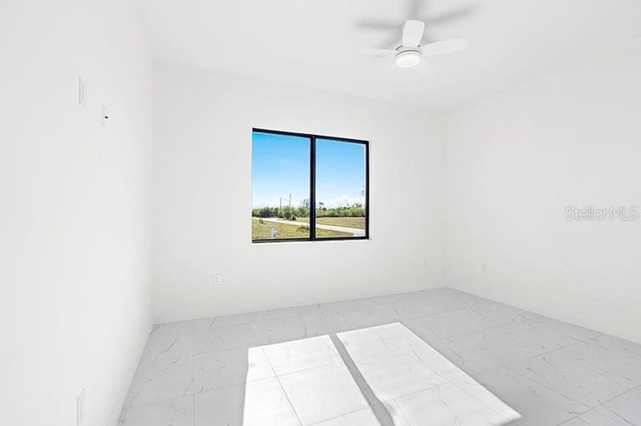 Spacious, unfurnished interior of a new home in , Cape Coral (Image 33).