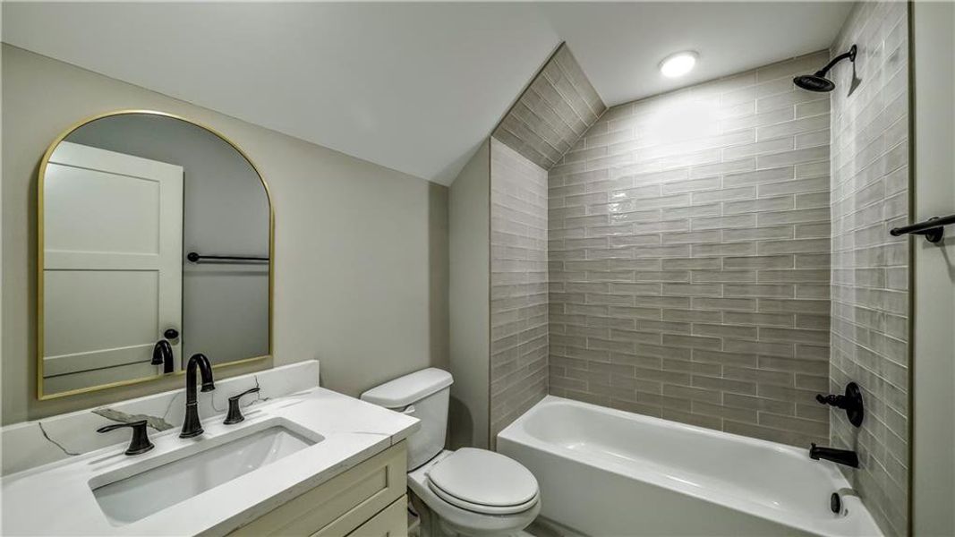 Furnished interior view inside a new home in , Temple (Image 14).