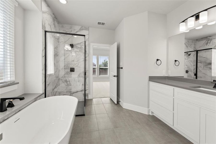 20. 429 Curtiss - Bath (4)