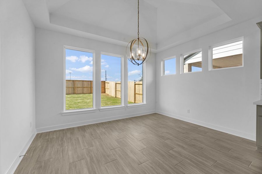 Spacious, unfurnished interior of a new home in Sienna, Missouri City (Image 13).