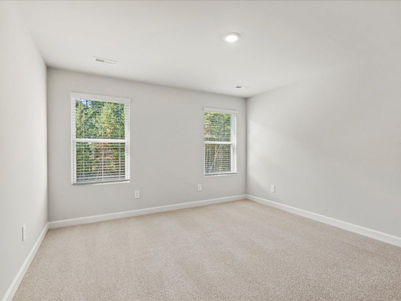 Spacious, unfurnished interior of a new home in Avalon Townes, Lyman (Image 13).