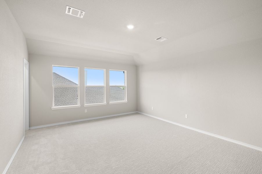 Spacious, unfurnished interior of a new home in Waterford Park, Weatherford (Image 25). Spacious, unfurnished interior of a new home in Waterford Park, Weatherford (Image 25).