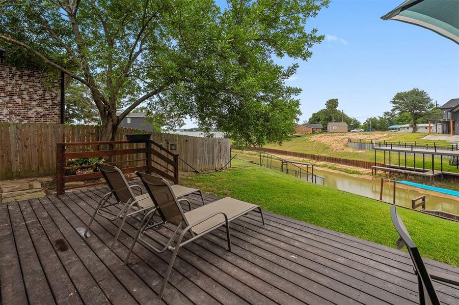 Exterior details and patio area of a home in , Gun Barrel City (Image 3).