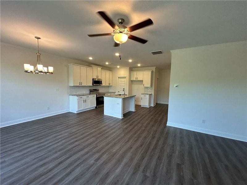 Spacious, unfurnished interior of a new home in Somerset at Riverbrook, Gainesville (Image 20).