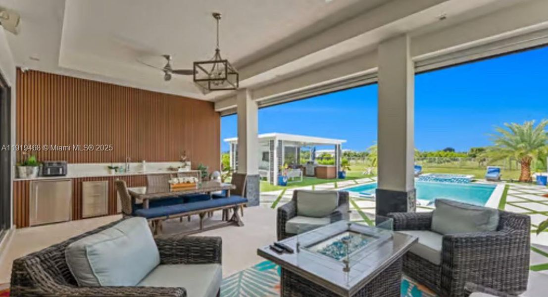 Exterior details and patio area of a home in , Miami (Image 16).
