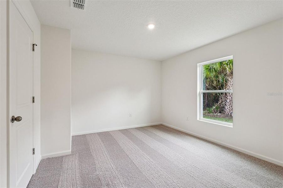 Spacious, unfurnished interior of a new home in Palm Bay Classic, Palm Bay (Image 12).