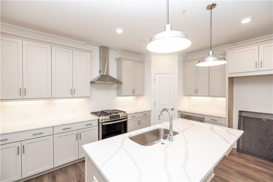 Furnished interior view inside a new home in IveyBrooke, Alpharetta (Image 40).