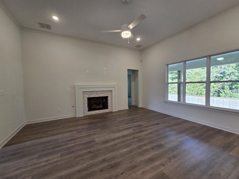 Spacious, unfurnished interior of a new home in Georgetown, Collierville (Image 12).